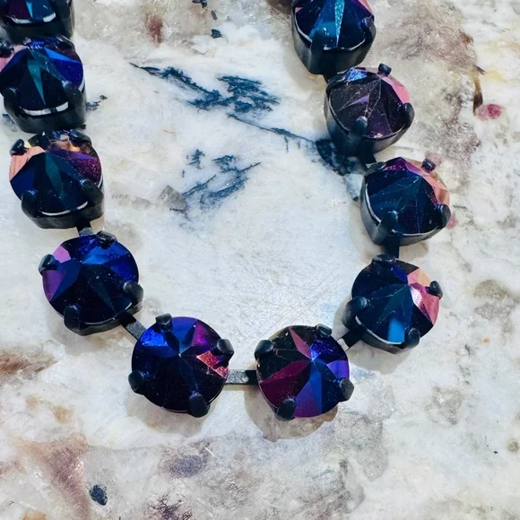 TOVA Volcano Sparkling Stud Oakland Smutt Crystal Necklace - Picture 3 of 15